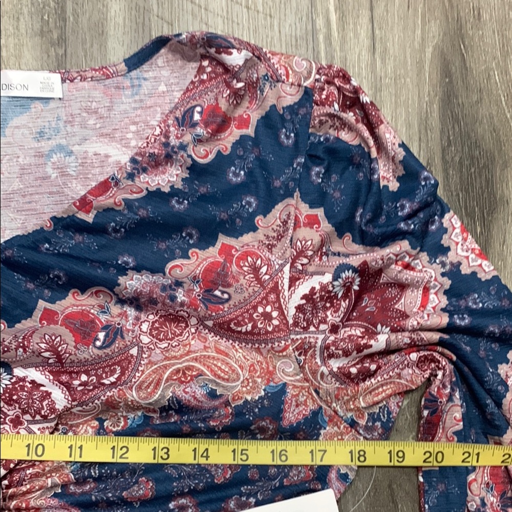 NWT Paisley Print V-Neck Top Side Zip - Picture 10 of 17